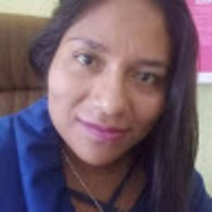 Meet your Posher, Claudia ivette